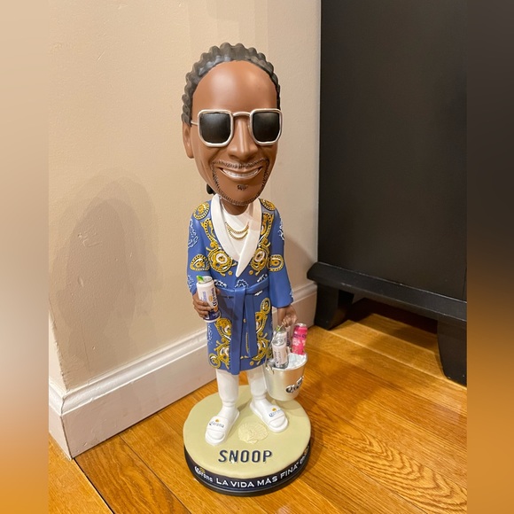 Corona Other - SNOOP DOGG CORONA GIANT 18” LIMITED EDITION BOBBLE HEAD